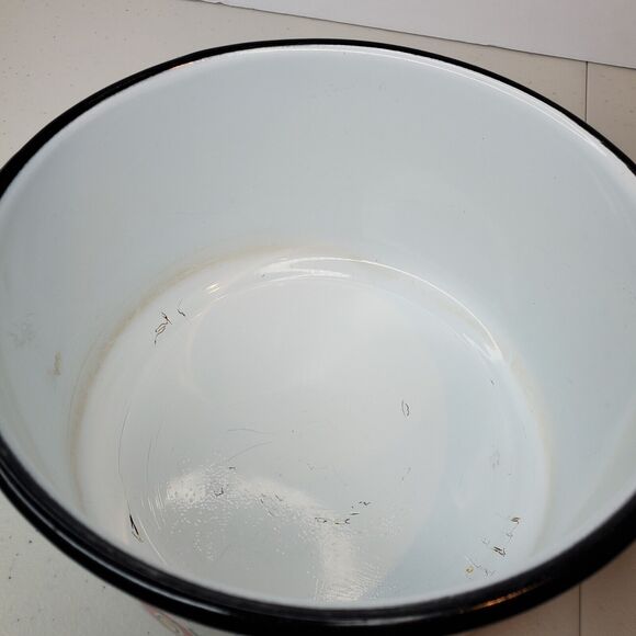 Berggren Vintage Swedish Folk Art Enamelware Pot with Lid - Picture 14 of 14